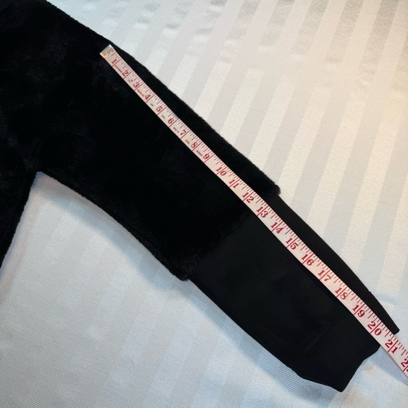 Mystree Mixed Media Faux Fur & Suede Cropped Jacket | Size M Black - Picture 8 of 10